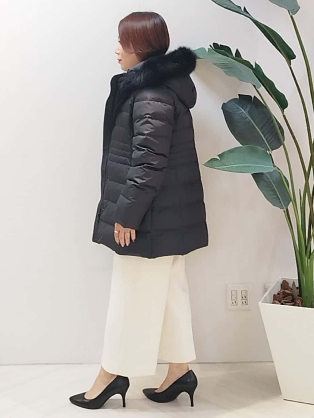 s u g iさんの「UNTITLED｜【はっ水機能/フード取り外し可】ミディダウンコート」を使ったコーディネート