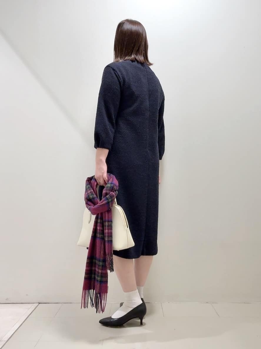 YUIさんの「UNTITLED｜【洗える/ストレッチ】ツイードジャージワンピース」を使ったコーディネート