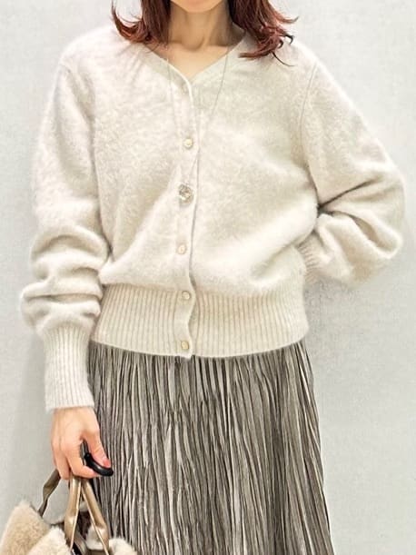 Miwaさんの「UNTITLED｜【ふわふわニット/前後2WAY】フォックスカシミヤカーディガン」を使ったコーディネート