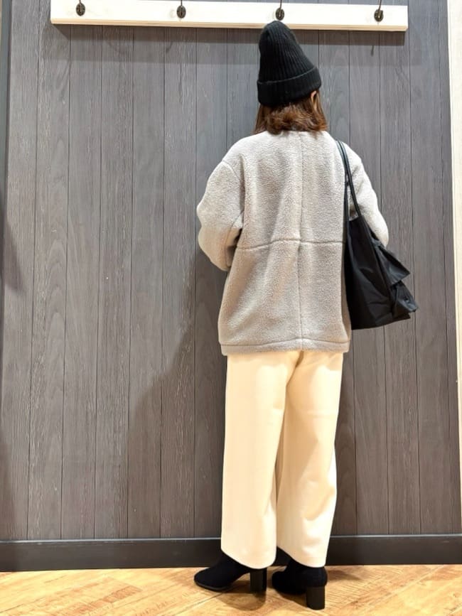 meiさんの「SHOO･LA･RUE｜【高レビュー】ウエストゴムで穿きやすい　ガウチョパンツ」を使ったコーディネート