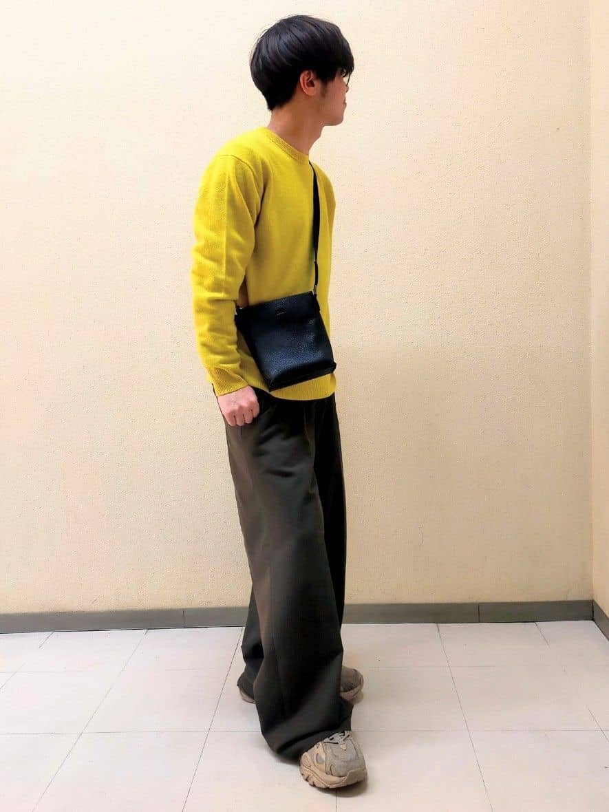 nerさんの「TAKEO KIKUCHI｜【Air Palette Knit】ワンポイント カラーニット プルオーバー」を使ったコーディネート