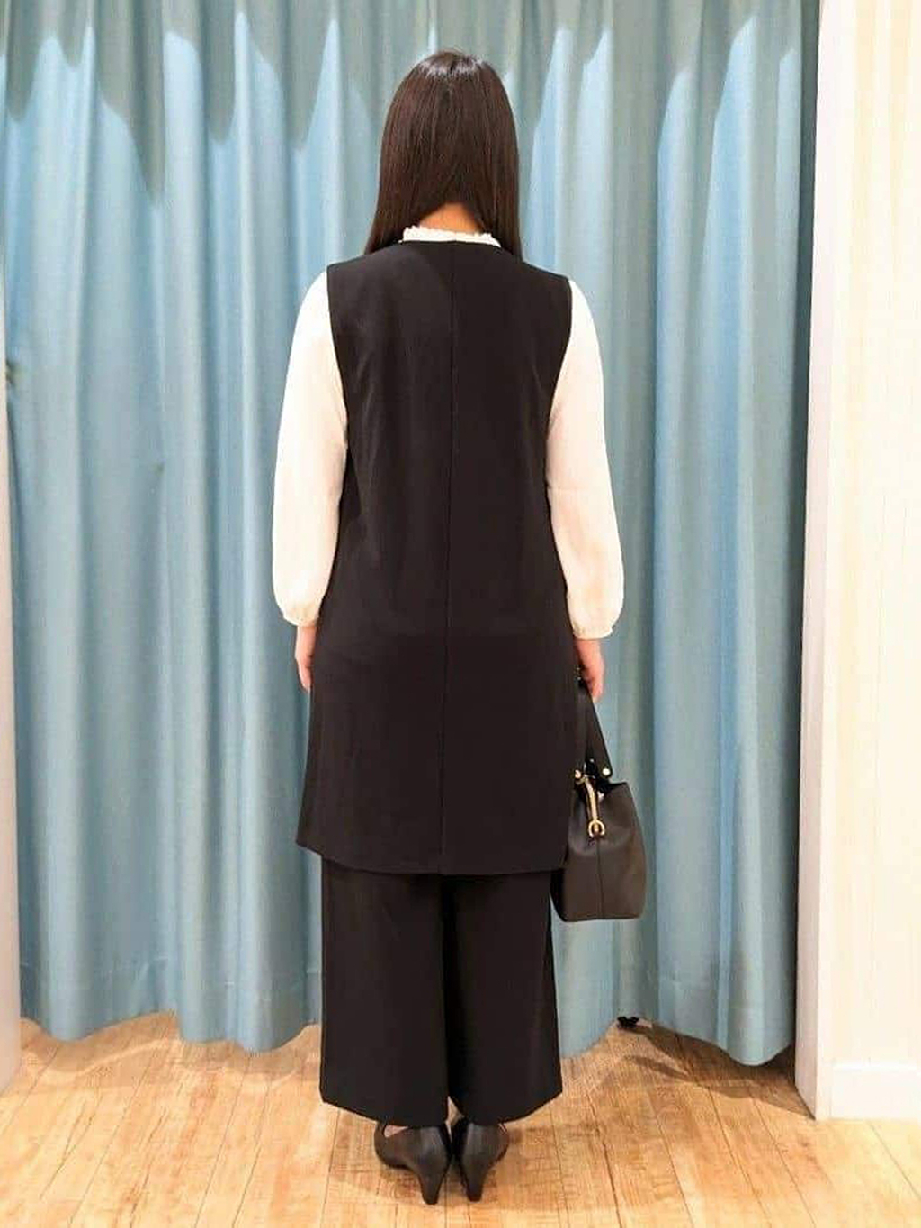 Miさんの「SHOO･LA･RUE｜【洗濯機可/セットアップ可/S-3L】きちんと楽に。カットジョーゼット ロングジレ」を使ったコーディネート