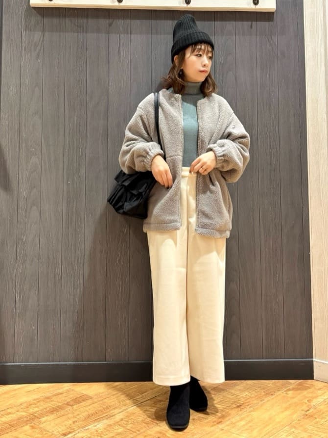 meiさんの「SHOO･LA･RUE｜【高レビュー】ウエストゴムで穿きやすい　ガウチョパンツ」を使ったコーディネート