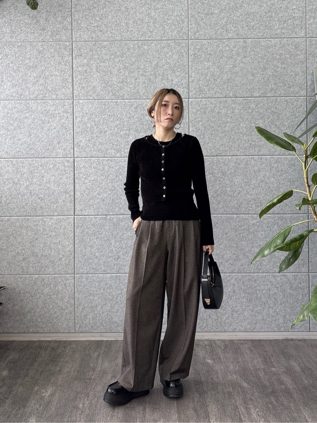 kotakiさんの「INDIVI｜ツイードタックワイドパンツ」を使ったコーディネート