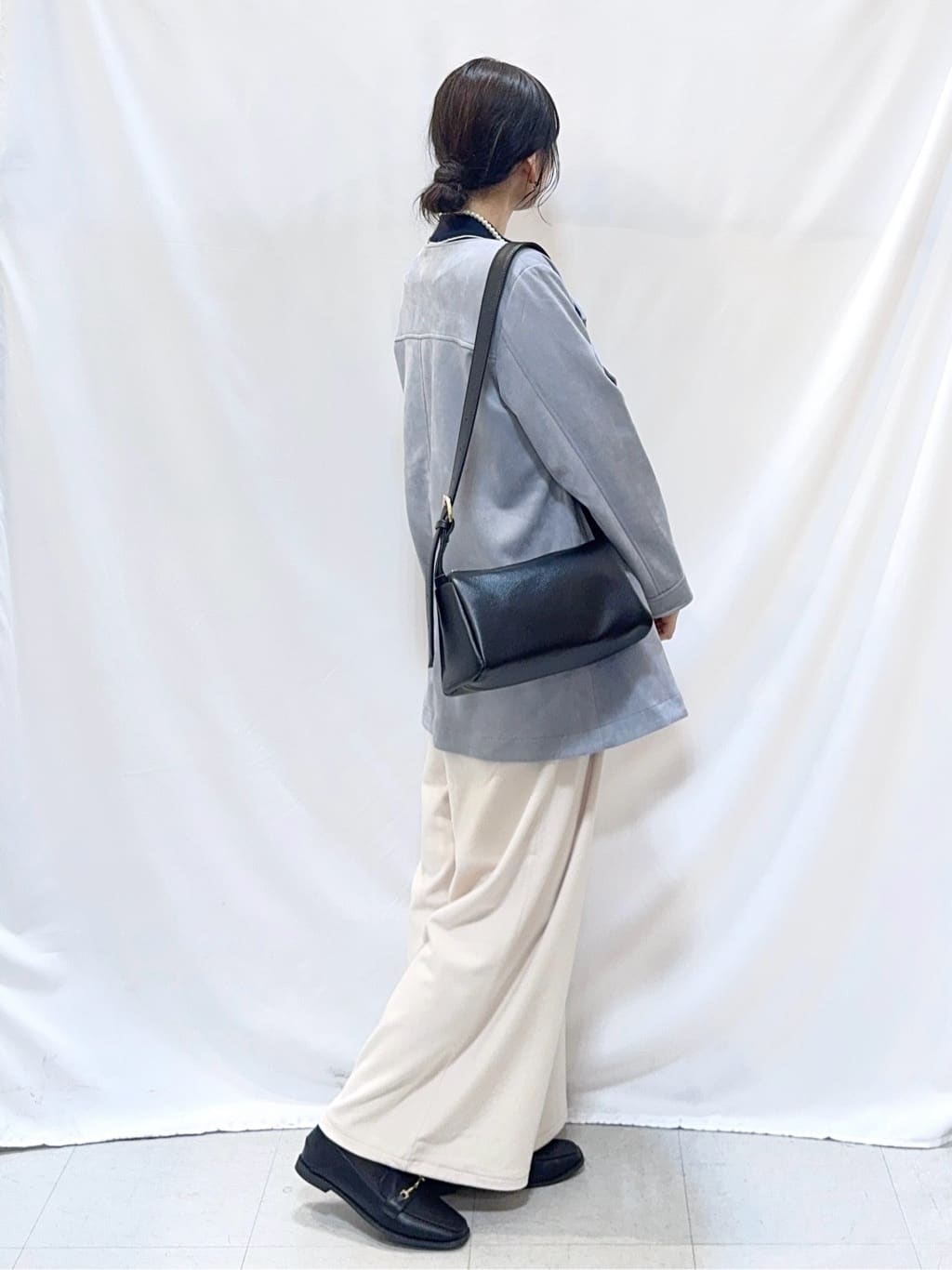 𝐇𝐢𝐫𝐨𝐦𝐢さんの「SHOO･LA･RUE｜【S-LL】上品さを纏う やわらかフェイクスエード ミドル丈ブルゾン」を使ったコーディネート