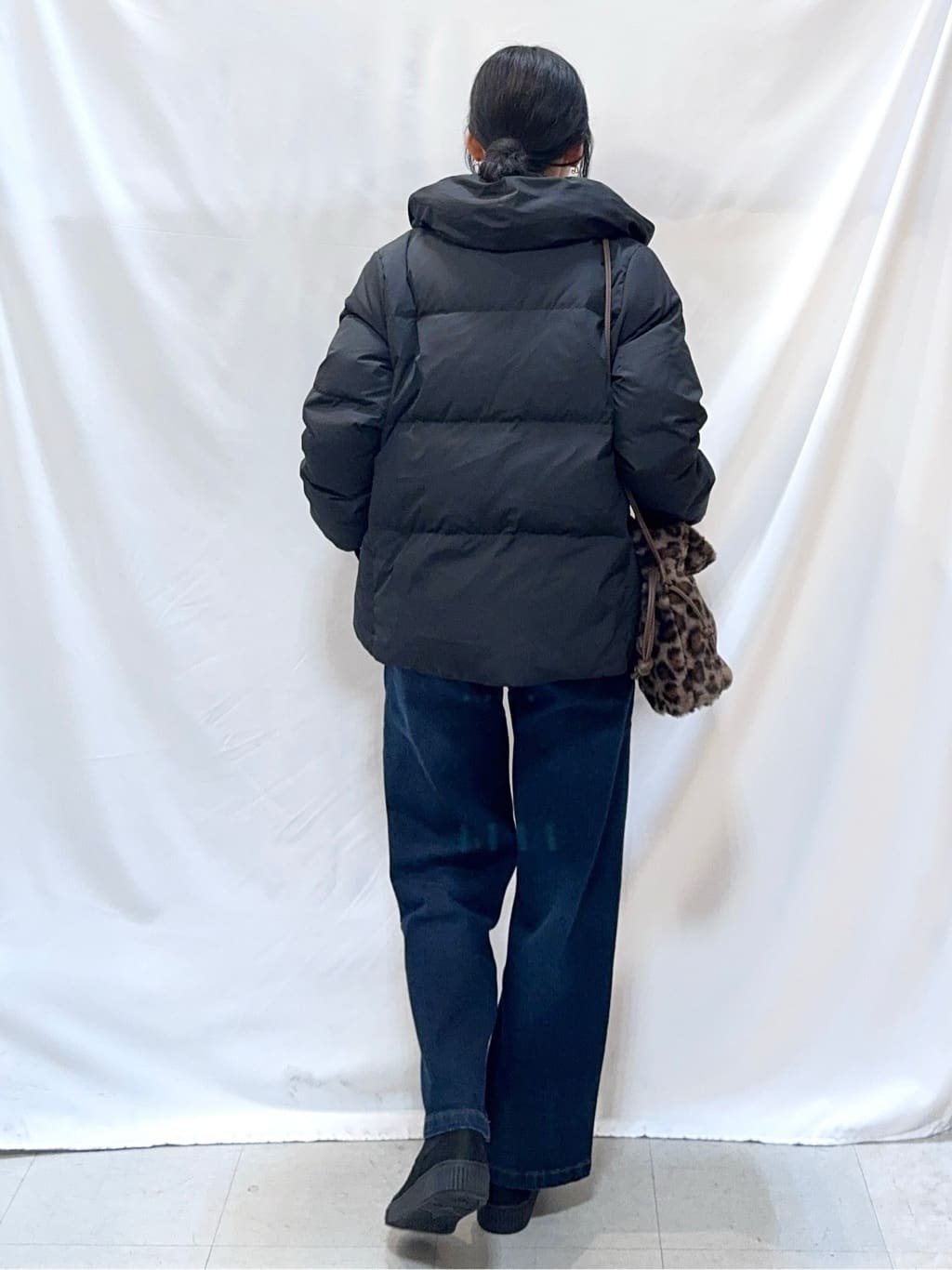 𝐇𝐢𝐫𝐨𝐦𝐢さんの「SHOO･LA･RUE｜【撥水/洗える】ショートフーディーダウン」を使ったコーディネート
