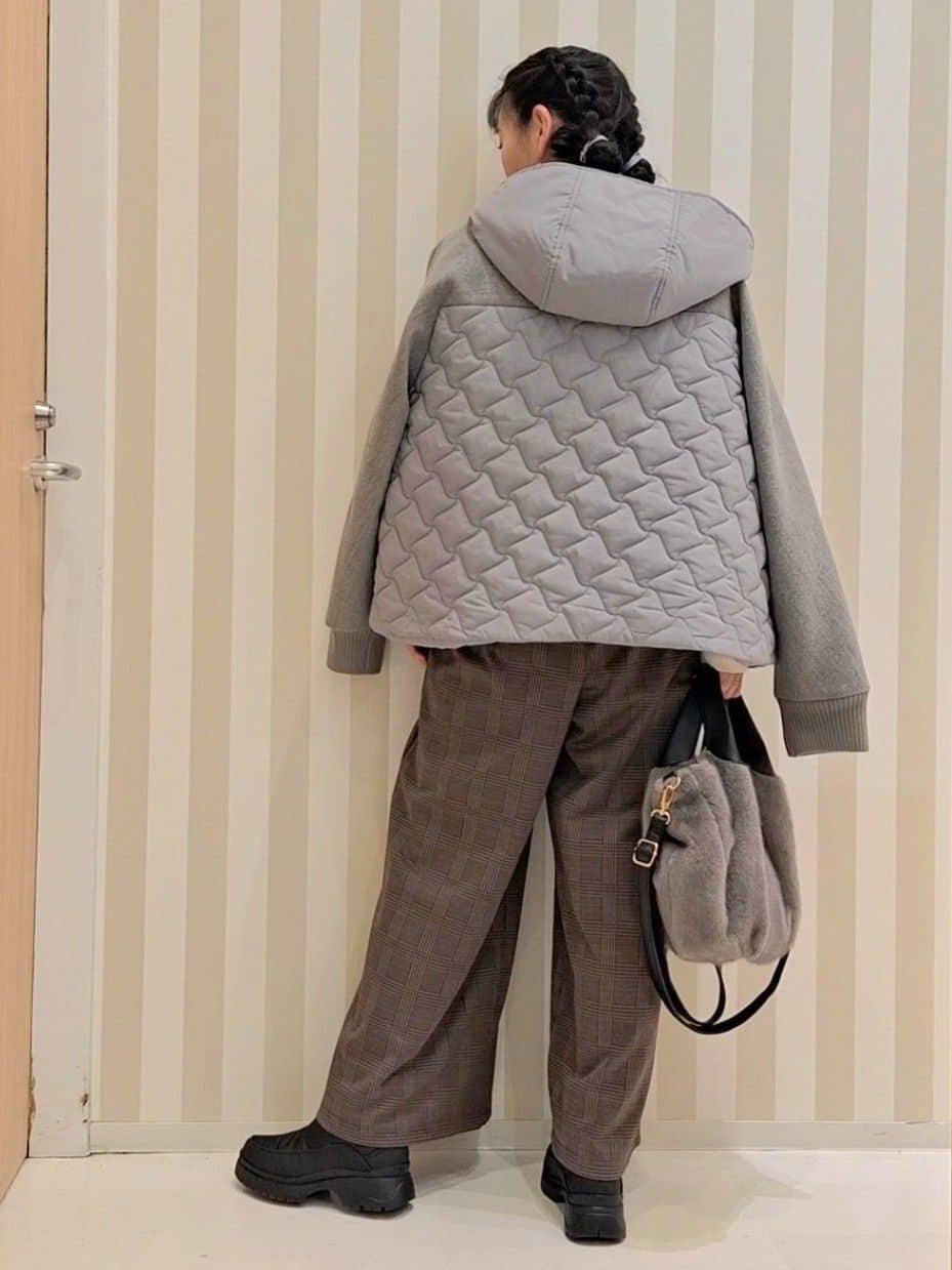 Saoさんの「SHOO･LA･RUE｜【あったか】大人のための チェック柄フリルサロペット」を使ったコーディネート