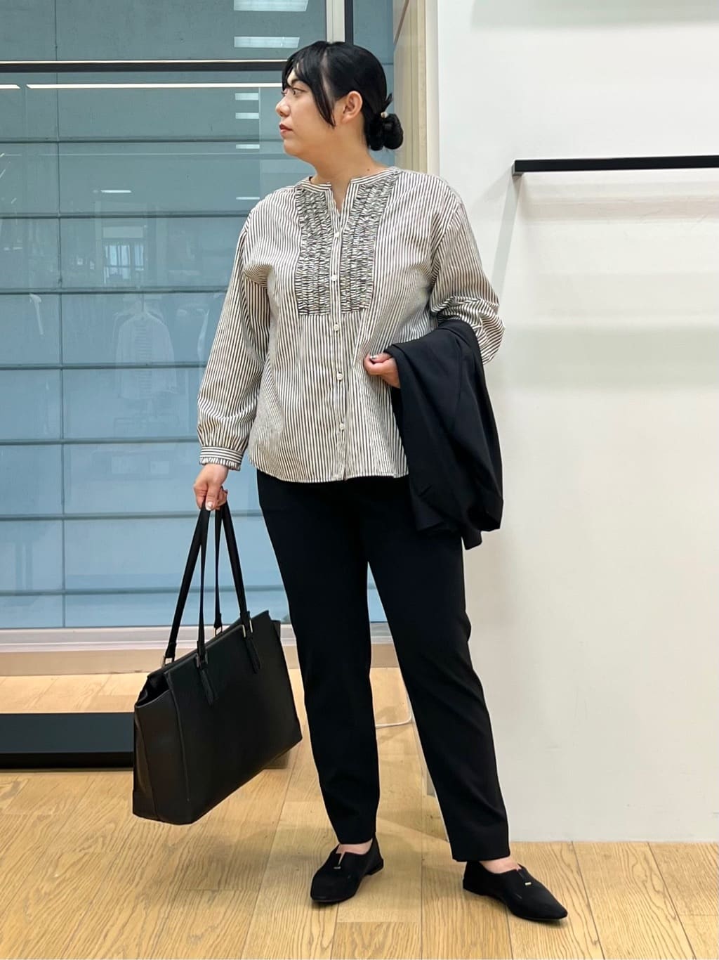 shimaさんの「INDIVI｜【洗える】胸元タックフリル長袖ブラウス」を使ったコーディネート