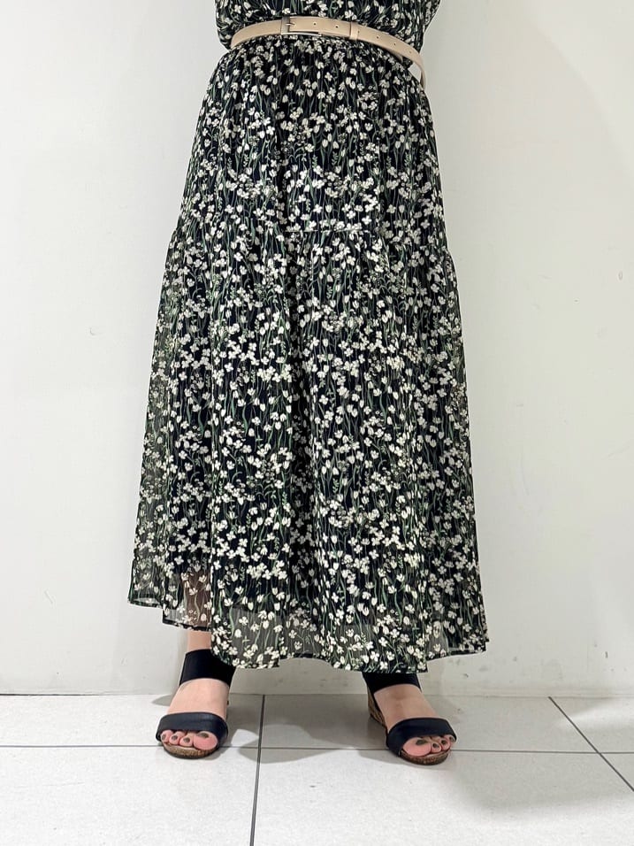 そんさんの「INDIVI｜【羽織りとしても活躍！】ケープカラーブラウス」を使ったコーディネート