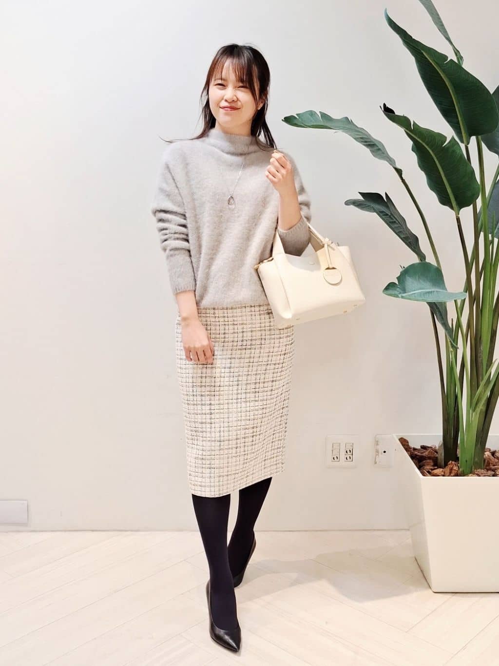 YuKaRiさんの「UNTITLED｜【大人な品格/ふわふわニット】フォックスカシミヤ コクーンニット」を使ったコーディネート