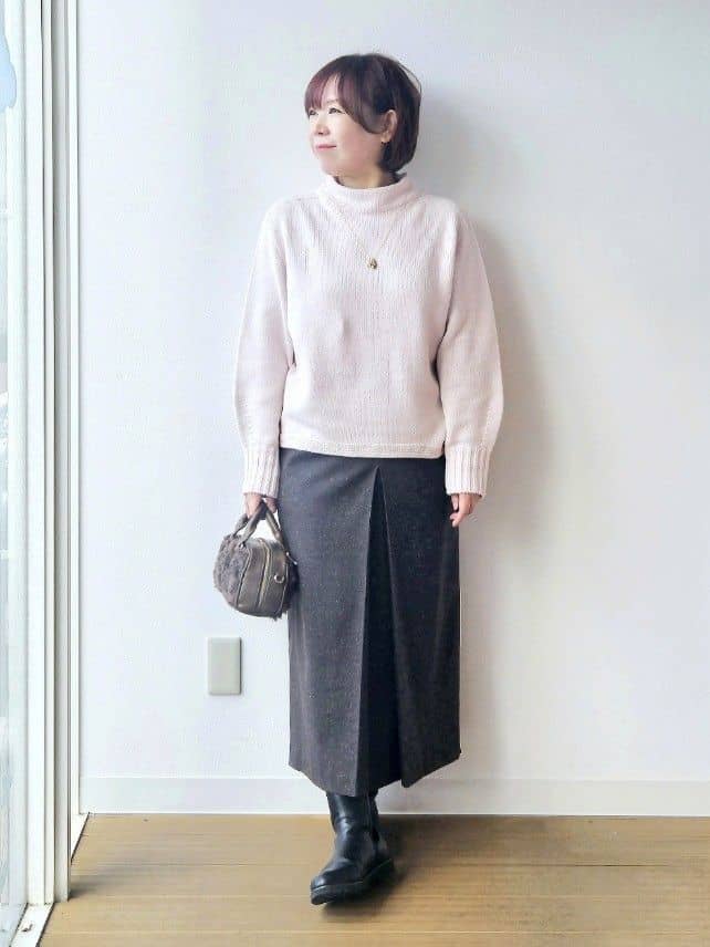 やじまさんの「UNTITLED｜【洗える】スポンディッシュ ボトルネックニット」を使ったコーディネート