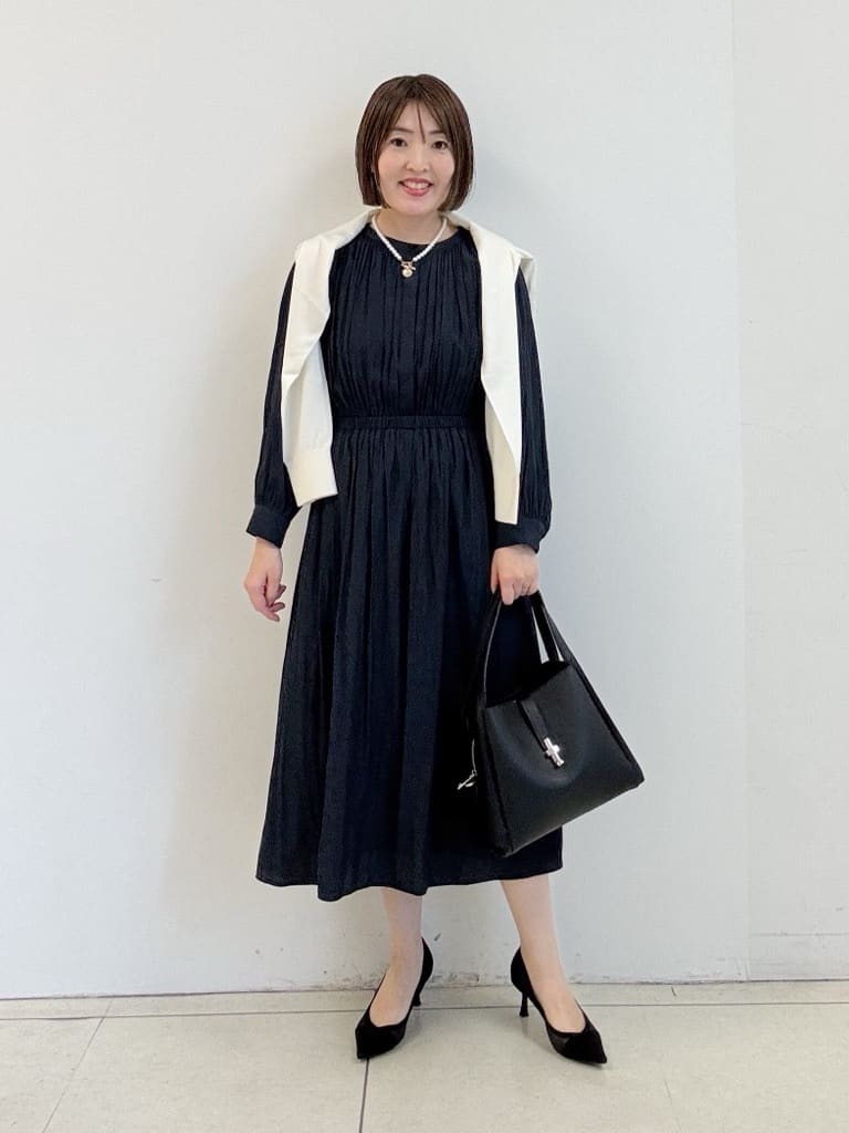 yoshiyaさんの「INDIVI｜パール調コインショートネックレス」を使ったコーディネート