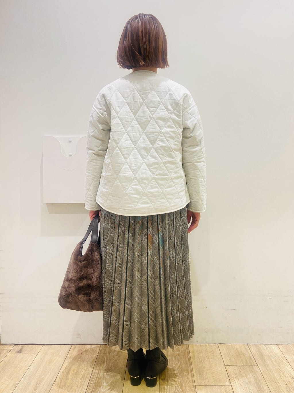 YUKOさんの「index｜ふんわりボトルネックパフスリーブニット【洗濯機OK】」を使ったコーディネート