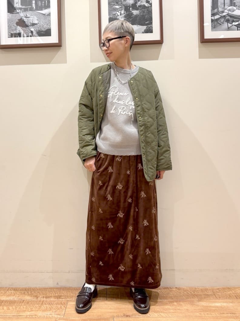 Ayumiさんの「SHOO･LA･RUE｜【洗濯機可/S-LL】裾スカラップが差がつく コード刺繍ロゴニット」を使ったコーディネート