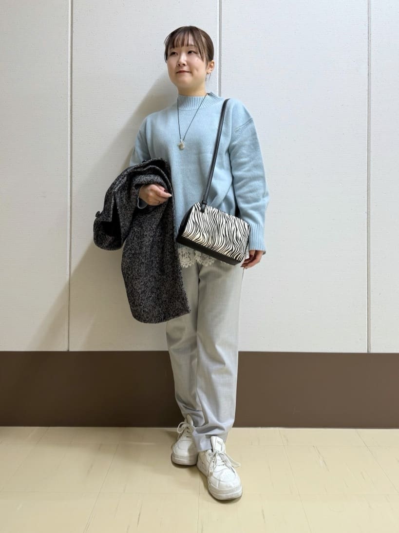 Rikoさんの「INDIVI｜【冬ニット人気NO．1！／カシミヤ混】ミドルゲージハイネックニット」を使ったコーディネート