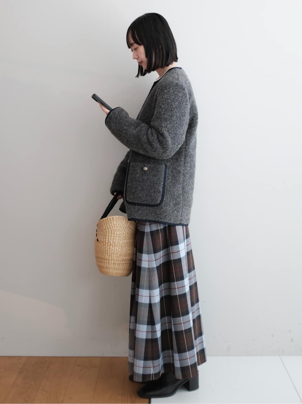 Kishimotoさんの「DRESSTERIOR｜◆チェックタックソフトプリーツスカート」を使ったコーディネート