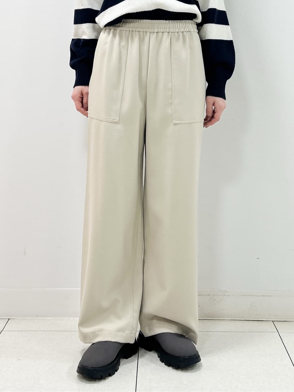 Kaiさんの「Dessin｜ウール混クルーネックコート」を使ったコーディネート