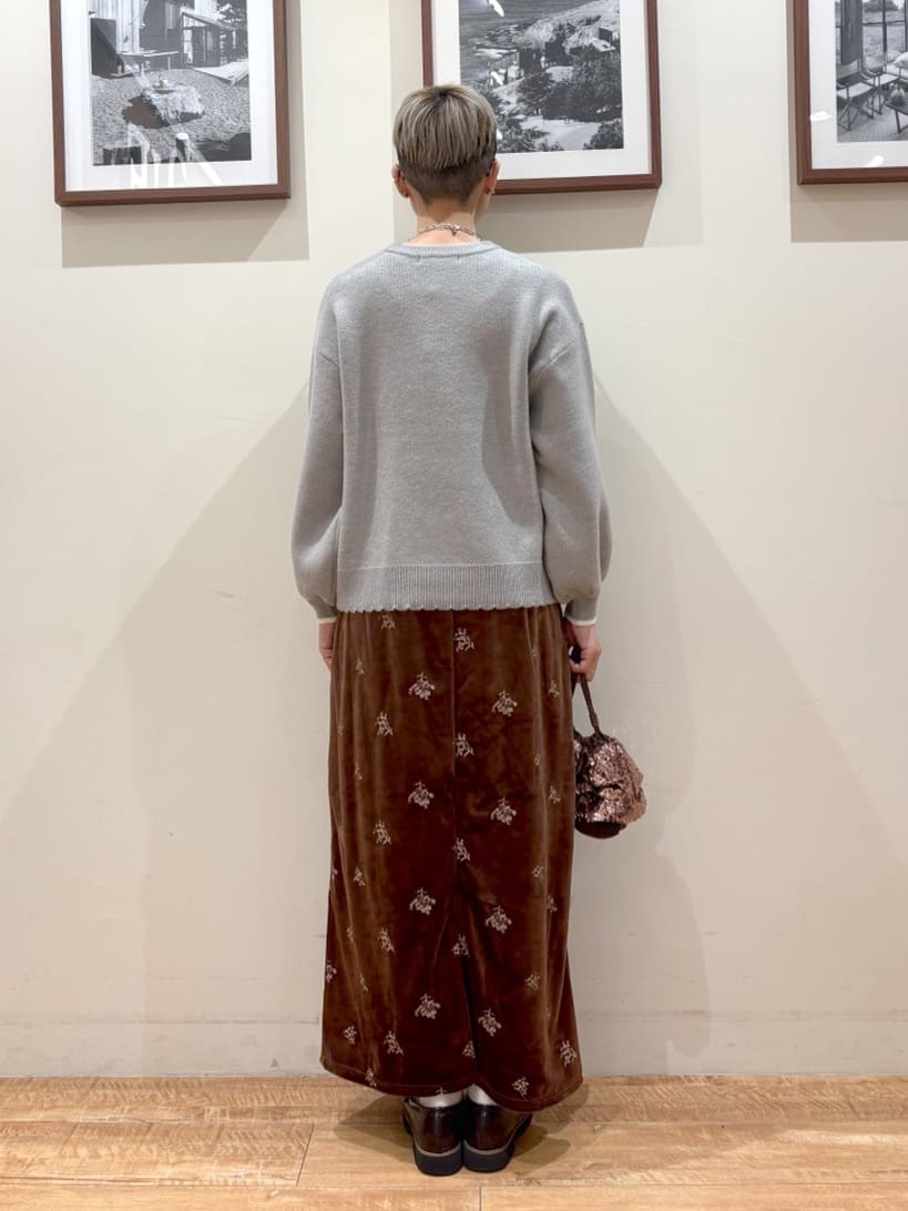Ayumiさんの「SHOO･LA･RUE｜【洗濯機可/S-LL】裾スカラップが差がつく コード刺繍ロゴニット」を使ったコーディネート