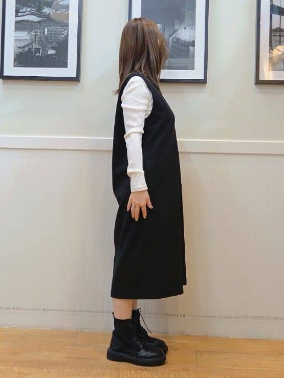 nao.さんの「SHOO･LA･RUE｜【2点セット/洗濯機可】時短でコーデが決まる ジャンドレ+リブインナー」を使ったコーディネート