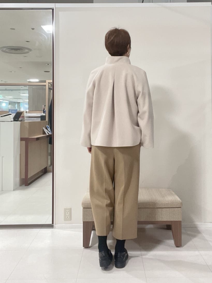 IWAMOさんの「UNTITLED｜【重ね着もおすすめ/洗える】ウールカシミヤ クルーネックニット」を使ったコーディネート