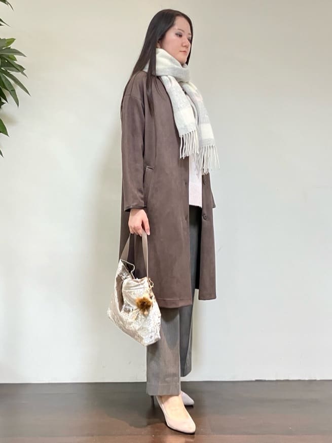 カレンさんの「UNTITLED｜【重ね着もおすすめ/洗える】ウールカシミヤ クルーネックニット」を使ったコーディネート