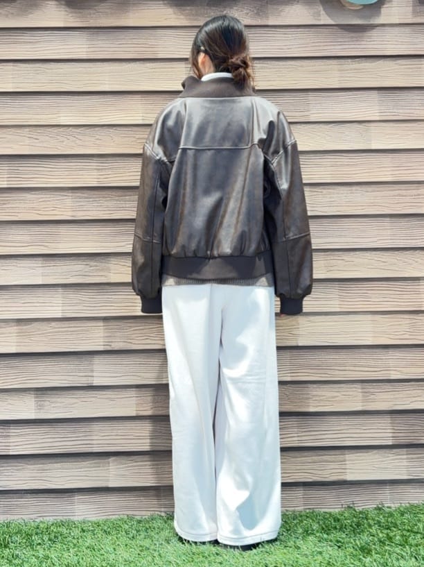 himiさんの「SHOO･LA･RUE｜【S-LL/洗濯機可】ふわふわがやみつきになる柔らかさ スウェットライクロゴニット」を使ったコーディネート