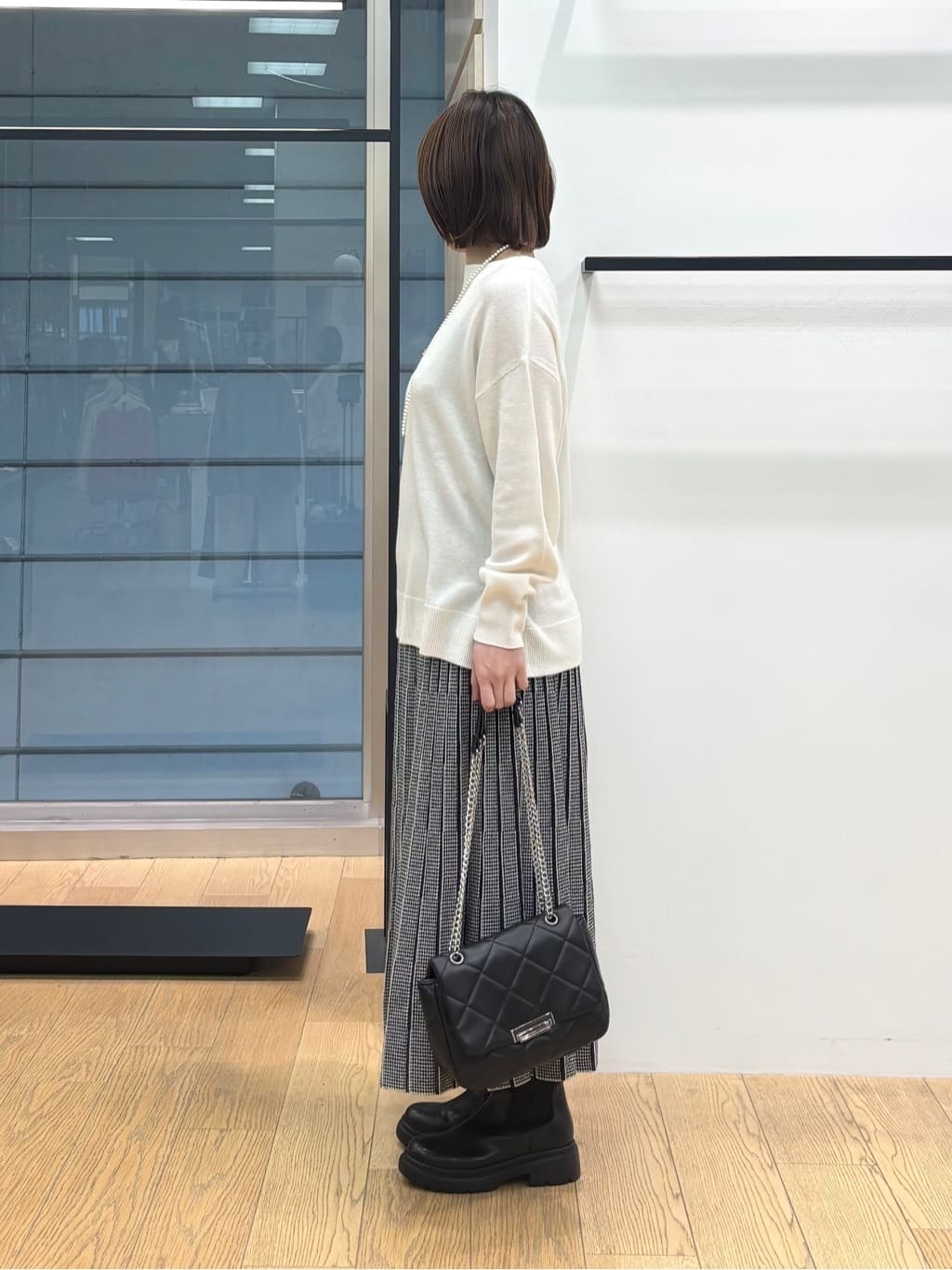 asamiさんの「INDIVI｜【洗える／カシミヤ混】ボトルネック ドルマンスリーブニット」を使ったコーディネート