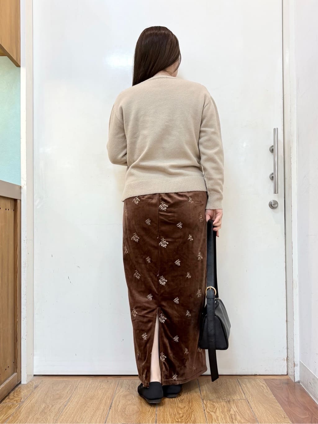 だいわさんの「SHOO･LA･RUE｜【S-LL/洗濯機可】さりげないラメが上品　クルーネックニット」を使ったコーディネート