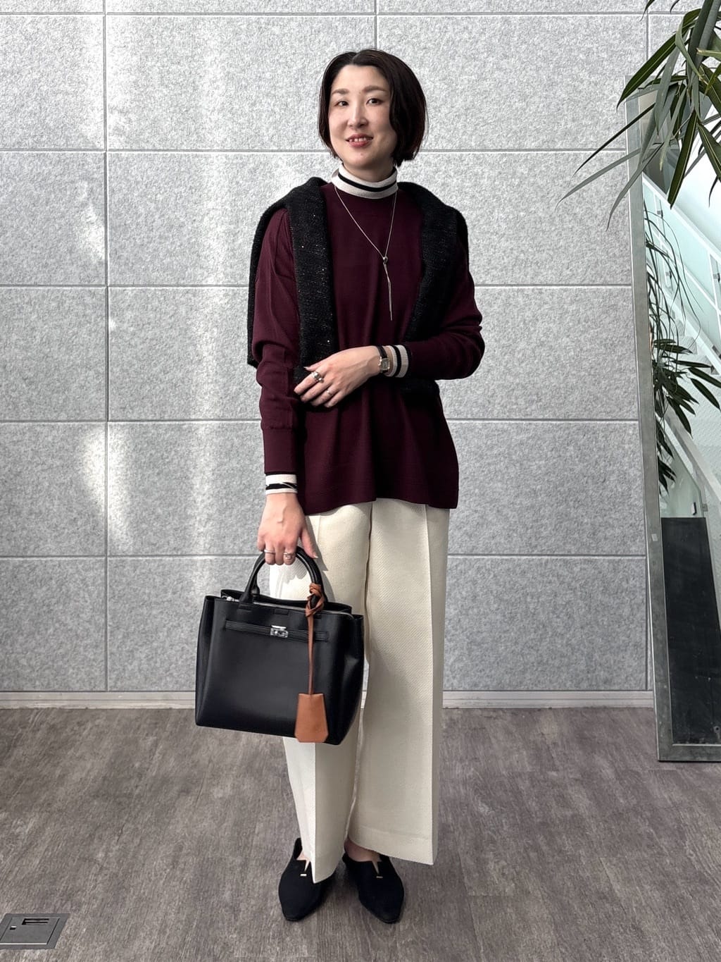 yuriさんの「INDIVI｜【洗える／毛玉になりにくい】エクストラファインウール リブタートルニット」を使ったコーディネート