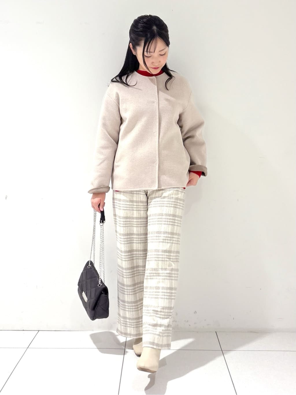 momokoさんの「INDIVI｜【洗える／カシミヤ混】ボトルネック ドルマンスリーブニット」を使ったコーディネート