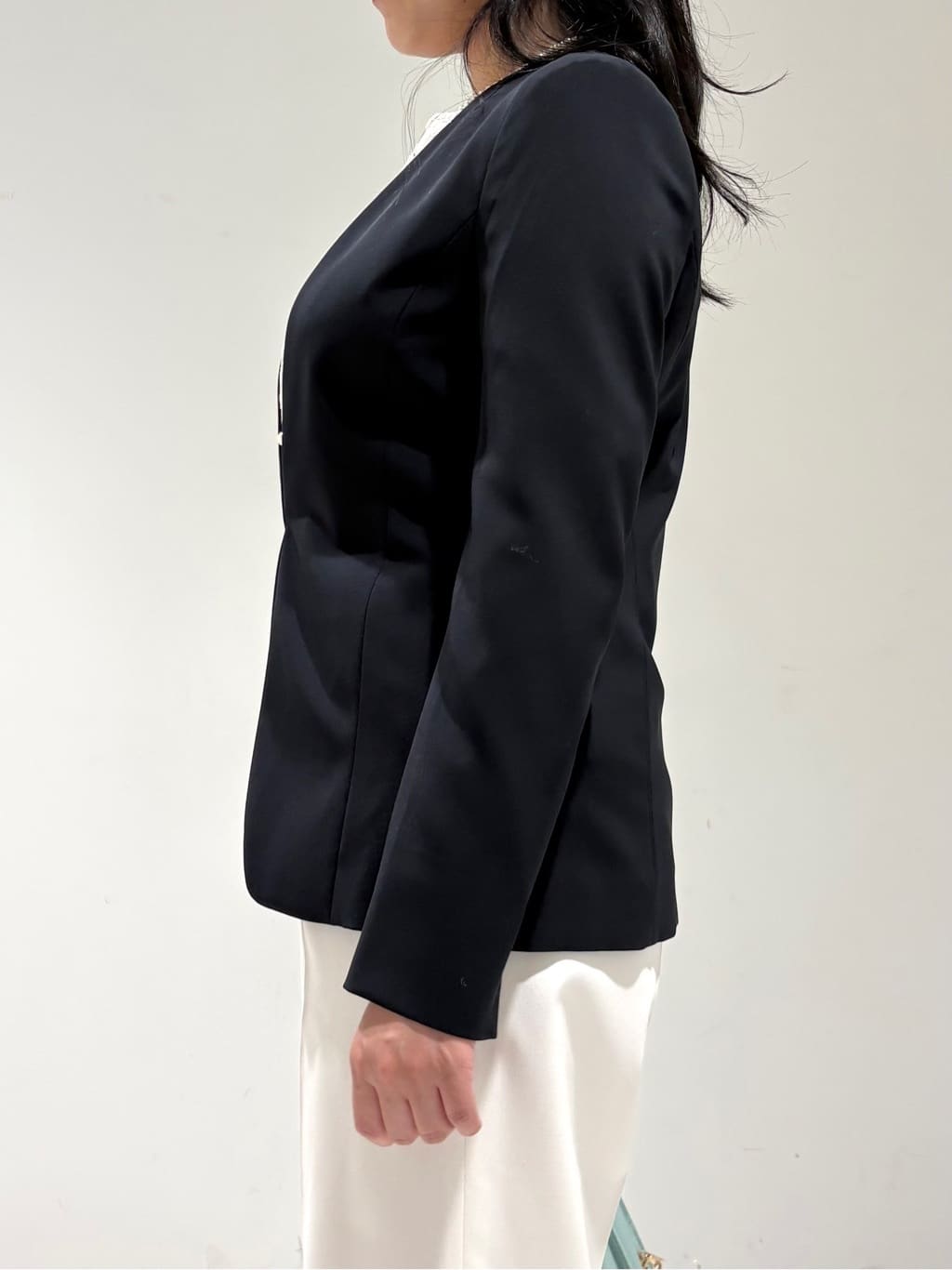 momokoさんの「INDIVI｜【洗える／UVケア／スーツ】ストレッチノーカラージャケット」を使ったコーディネート