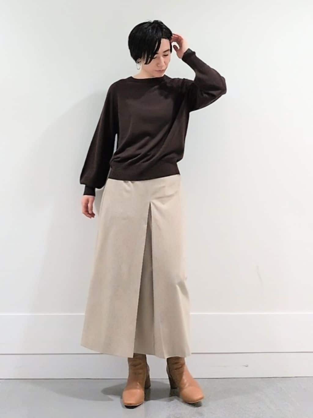 ミズタさんの「UNTITLED｜【8色展開／コンパクト丈】レーヨン混 コクーンニット」を使ったコーディネート