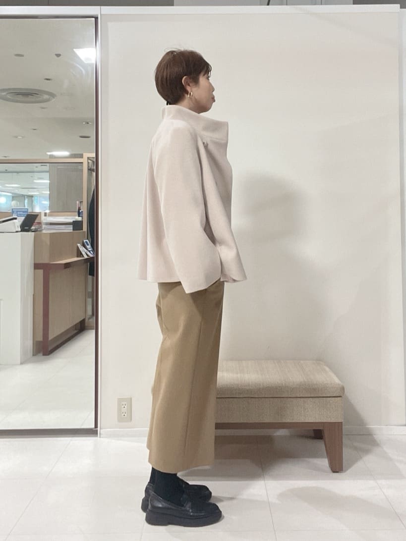 IWAMOさんの「UNTITLED｜【重ね着もおすすめ/洗える】ウールカシミヤ クルーネックニット」を使ったコーディネート