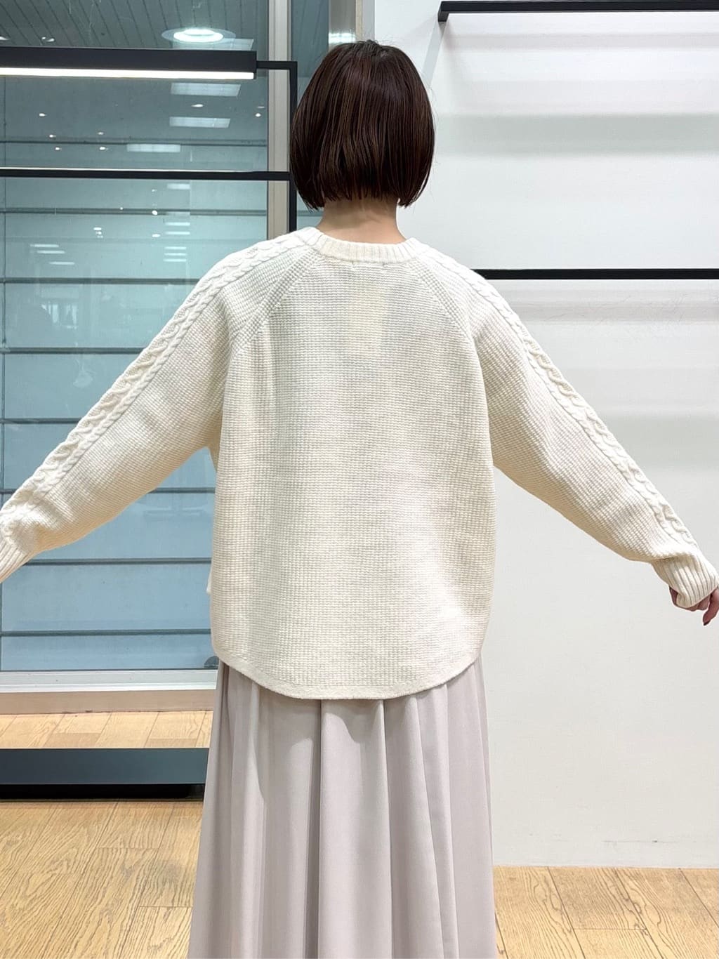 asamiさんの「INDIVI｜【洗える】ケーブルデザイン ラウンドヘムニット」を使ったコーディネート
