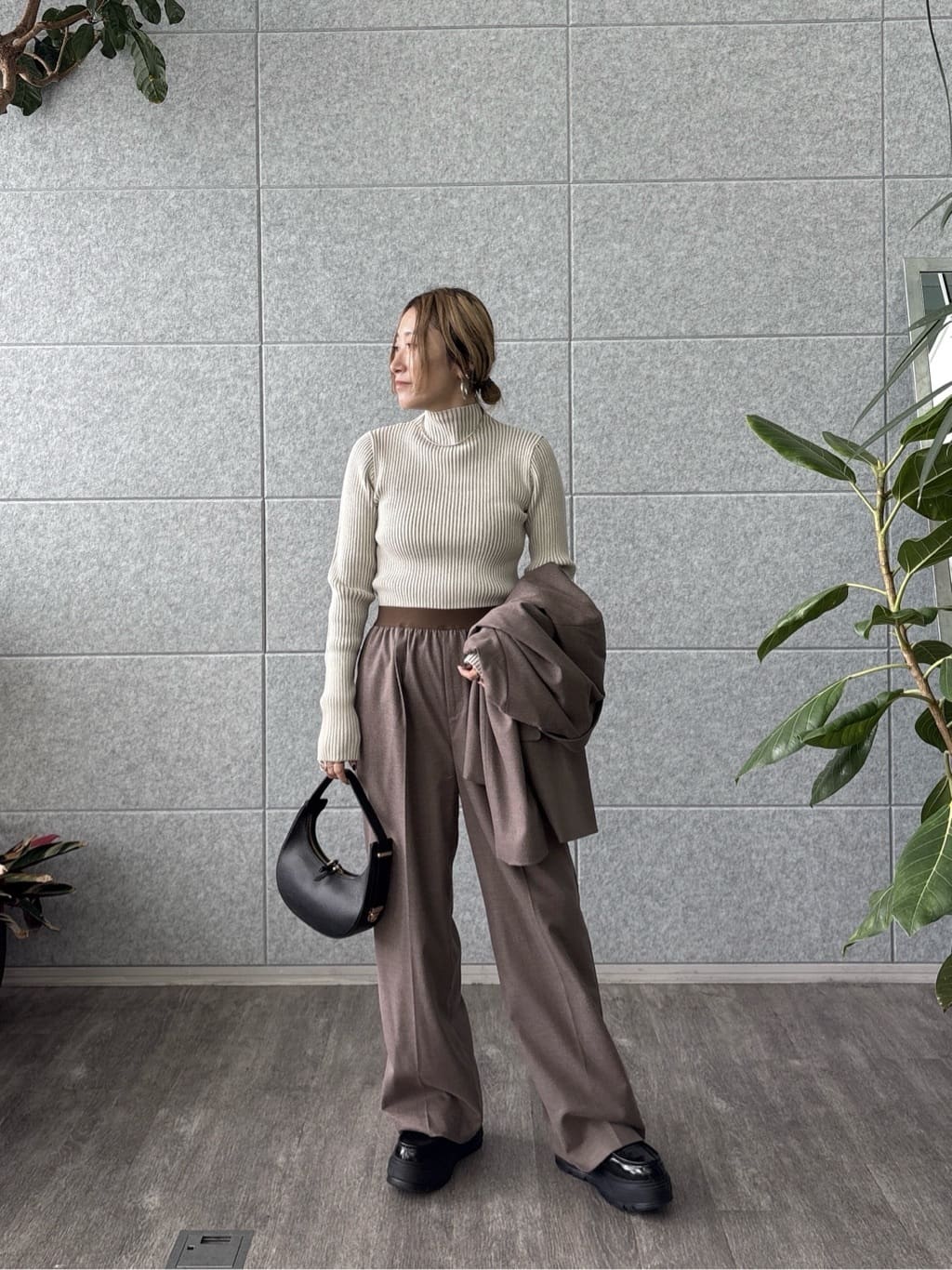 kotakiさんの「INDIVI｜Comfy SET UP｜イージーストレートスラックス【セットアップ対応／通勤／カセット服】」を使ったコーディネート