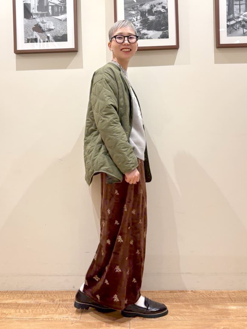 Ayumiさんの「SHOO･LA･RUE｜【洗濯機可/S-LL】裾スカラップが差がつく コード刺繍ロゴニット」を使ったコーディネート