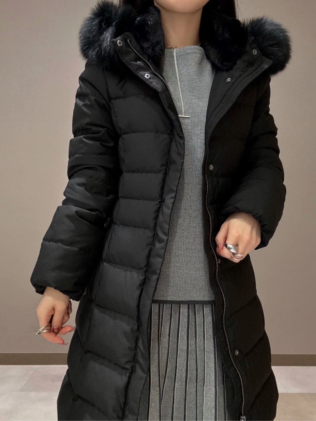 KEIKOさんの「INDIVI｜【名品／撥水／抗菌防臭】ロング丈リサイクルダウンコート」を使ったコーディネート