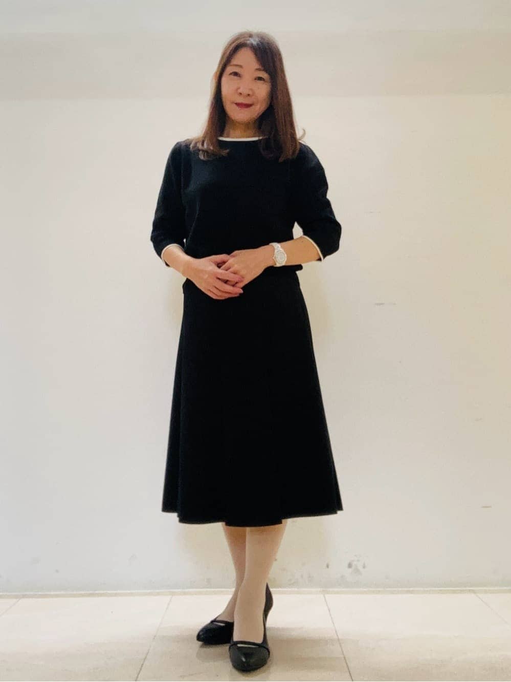 kurodaさんの「Reflect｜【秋映え／単品使い◎／すっきり見え】ブローチ付きニットアンサンブル」を使ったコーディネート