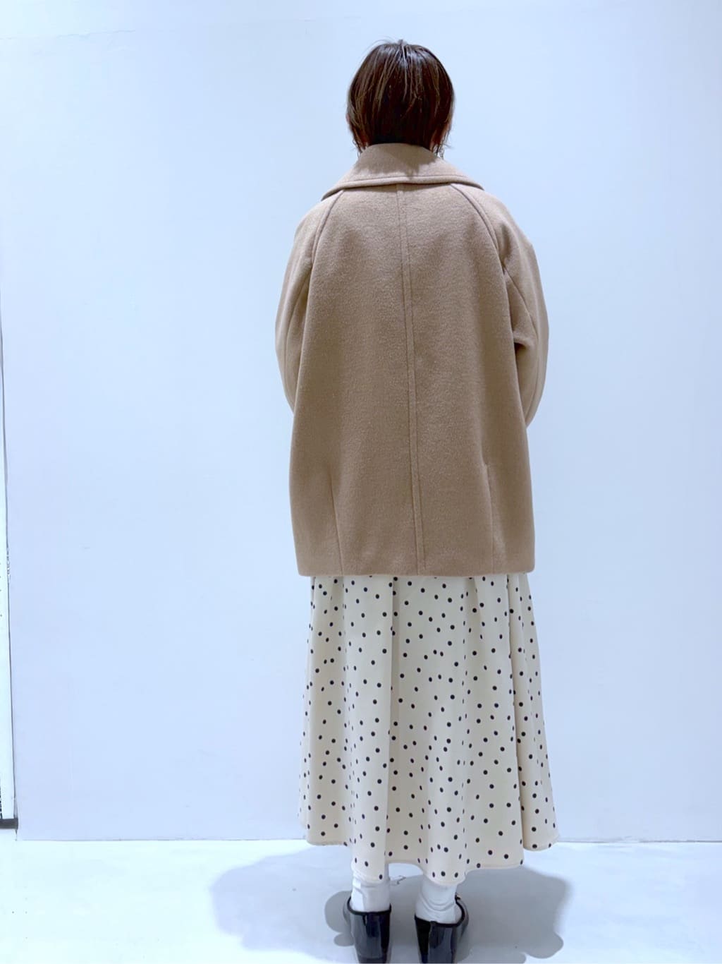 こじさんの「OPAQUE.CLIP｜カシミヤブレンドウールミドルピーコート」を使ったコーディネート