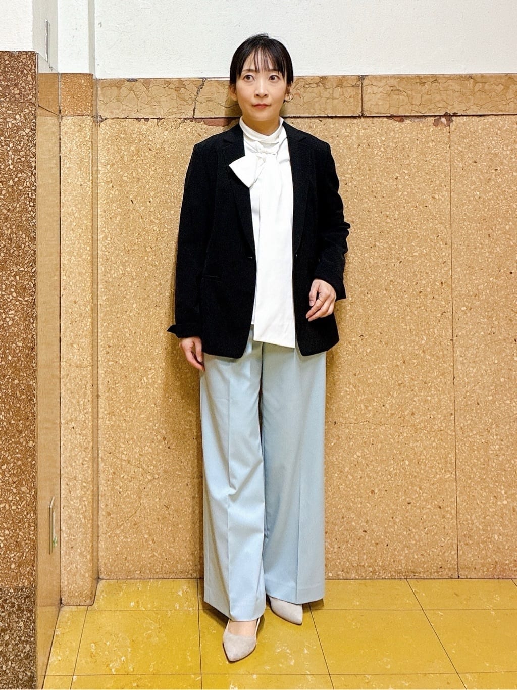 hattoriさんの「INDIVI｜【2点セット／洗える】ツイードジレ＆ボウタイブラウス」を使ったコーディネート