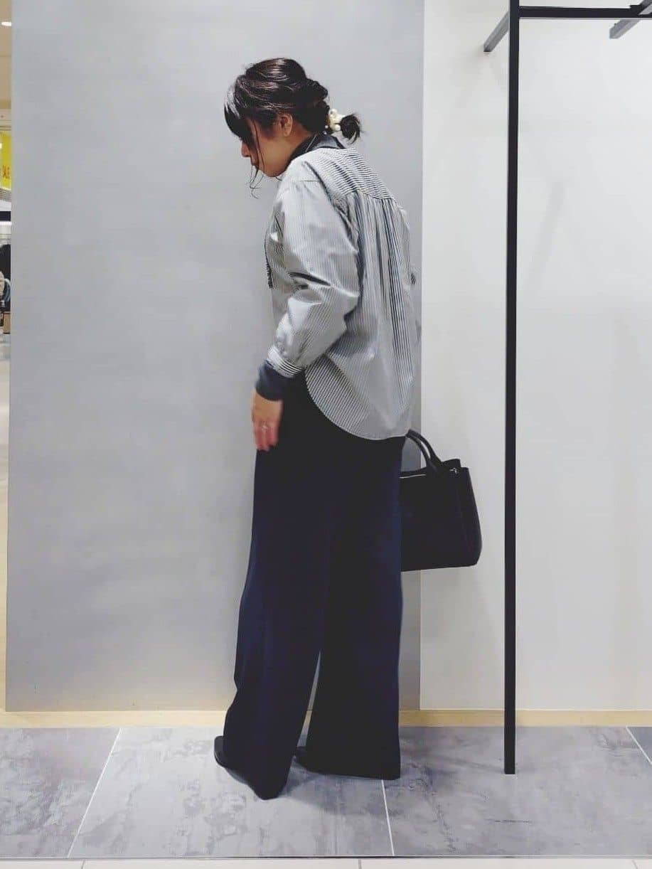 TOMOMIさんの「INDIVI｜【洗える／毛玉になりにくい】エクストラファインウール リブタートルニット」を使ったコーディネート