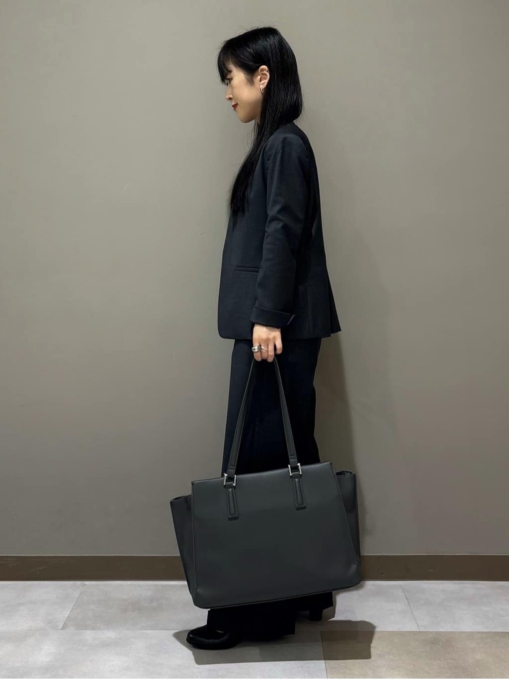 KEIKOさんの「INDIVI｜【日本製／スーツ／通勤】シルクウールストレッチ ノーカラージャケット」を使ったコーディネート