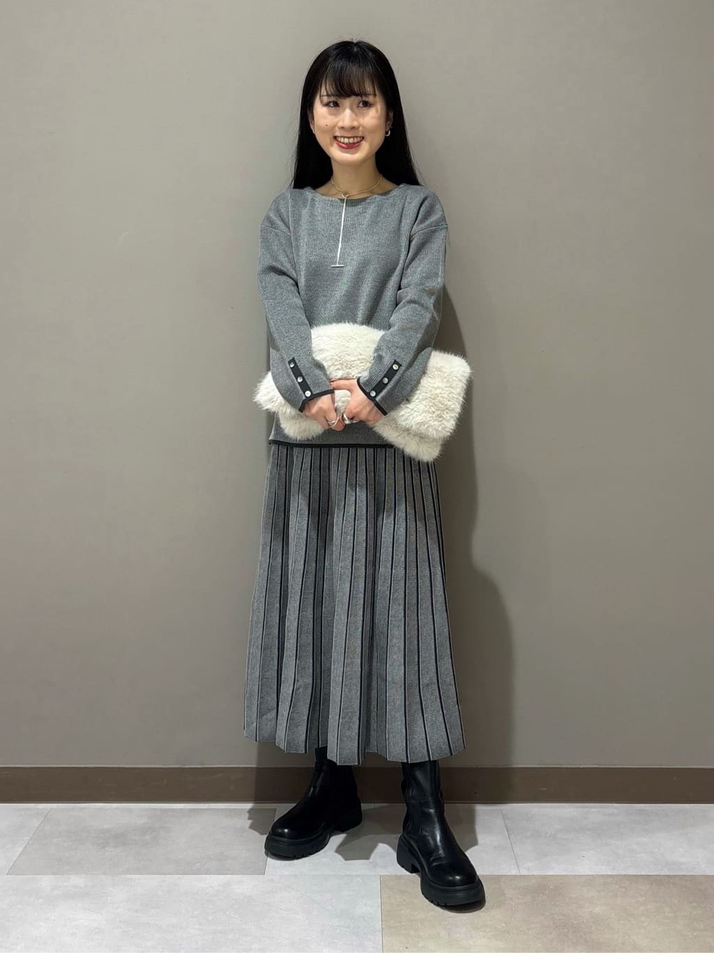 KEIKOさんの「INDIVI｜【名品／撥水／抗菌防臭】ロング丈リサイクルダウンコート」を使ったコーディネート