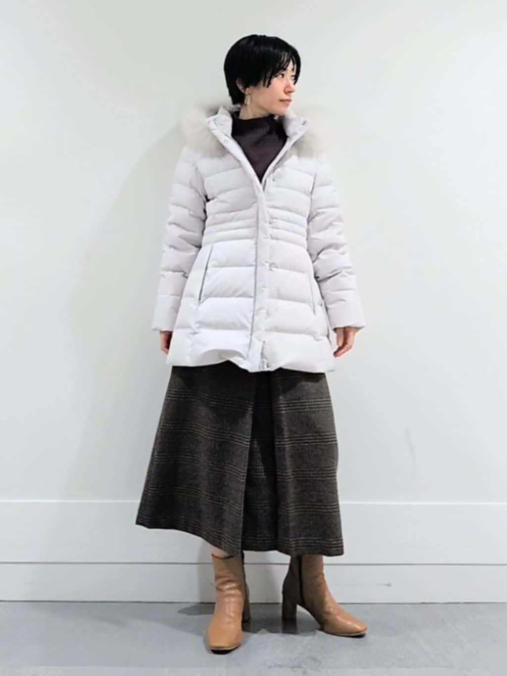 ミズタさんの「UNTITLED｜【はっ水機能/フード取り外し可】ミディダウンコート」を使ったコーディネート