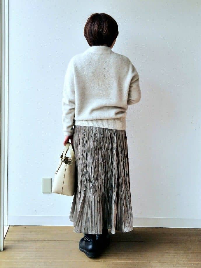 やじまさんの「UNTITLED｜【大人な品格/ふわふわニット】フォックスカシミヤ コクーンニット」を使ったコーディネート