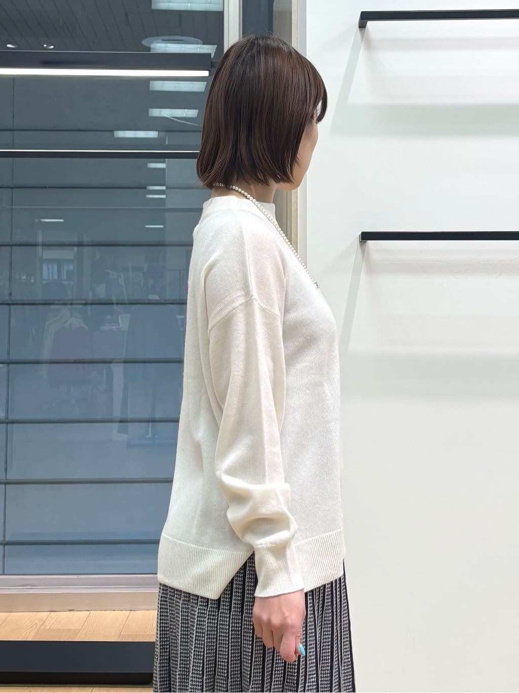 asamiさんの「INDIVI｜【洗える／カシミヤ混】ボトルネック ドルマンスリーブニット」を使ったコーディネート