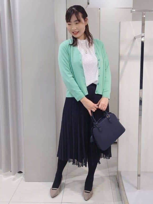 AZUSAさんの「Reflect｜【選べる5色／アンサンブル可】Vネックカーディガン」を使ったコーディネート