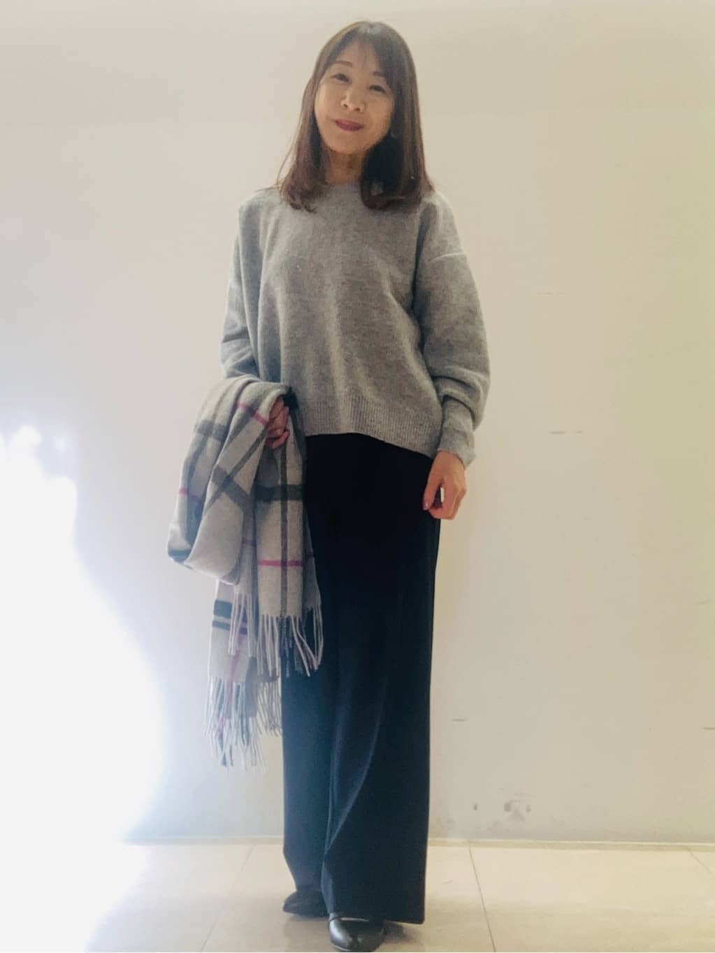 kurodaさんの「Reflect｜【選べる5色／ゆったりシルエット】Vネックスパンコールニット」を使ったコーディネート