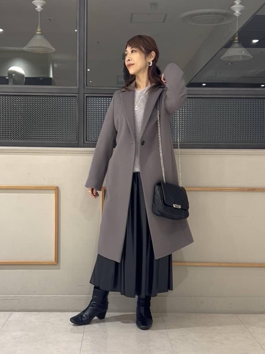𝑹𝑶𝑴𝑰さんの「INDIVI｜【洗える】エアリーシャギートップス」を使ったコーディネート