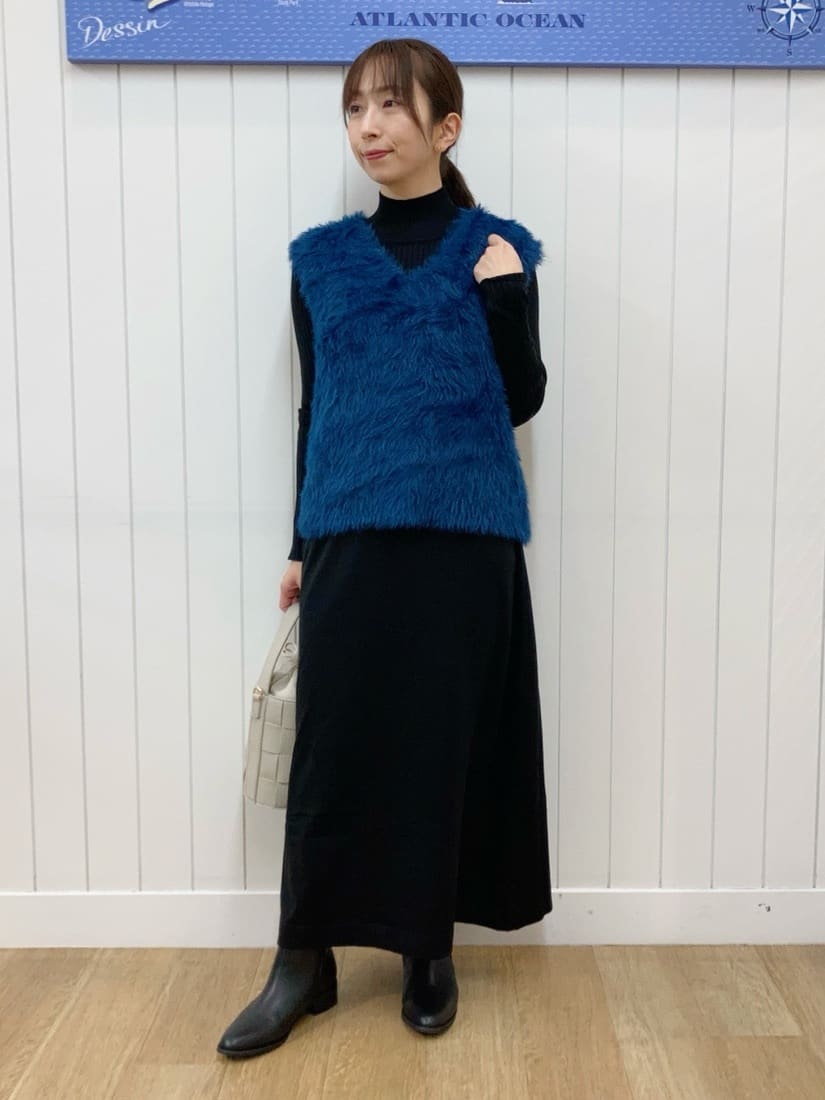 yoshiさんの「Dessin｜【2点セット・洗える】シャギーベストニットワンピース」を使ったコーディネート
